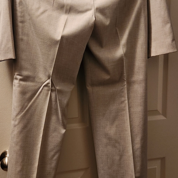 Tahari suit size 4 - Picture 5 of 8